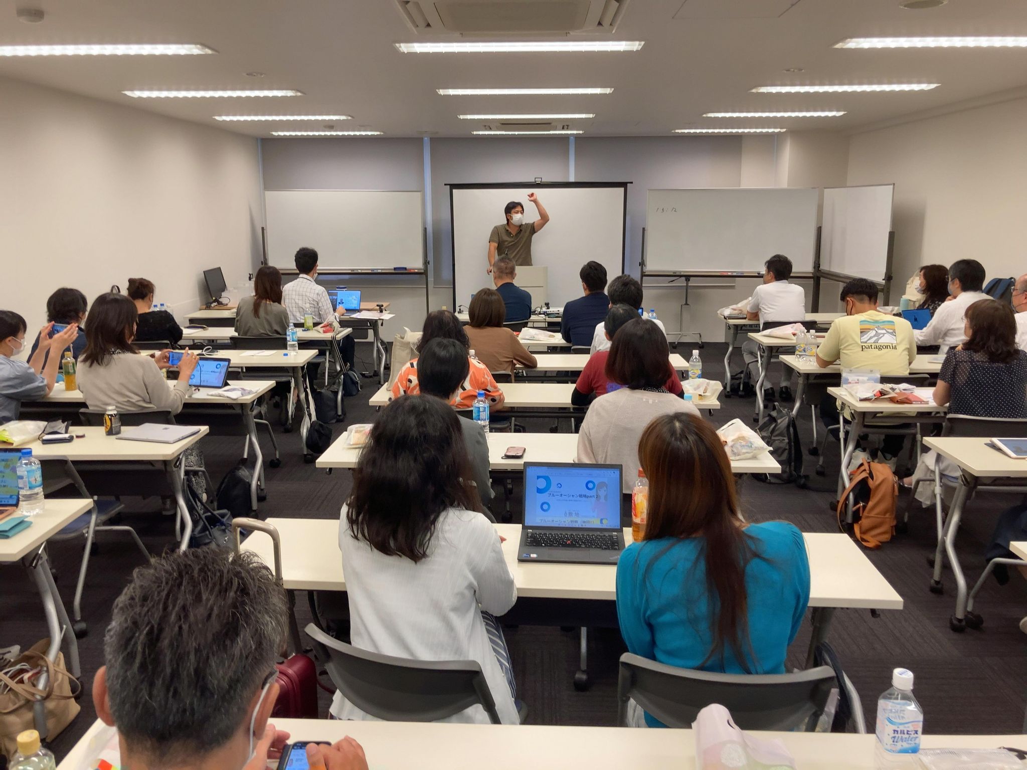 社労士先生向けに外国人ビザのお話しをしました。